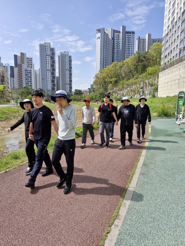 KakaoTalk_20250421_113843961_04.jpg
